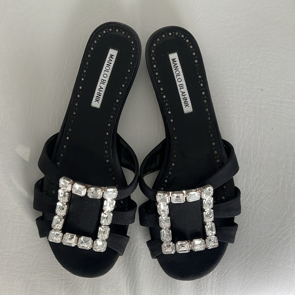 Manolo Blahnik Iluna black slip on sandals shoes  buckle size 38
